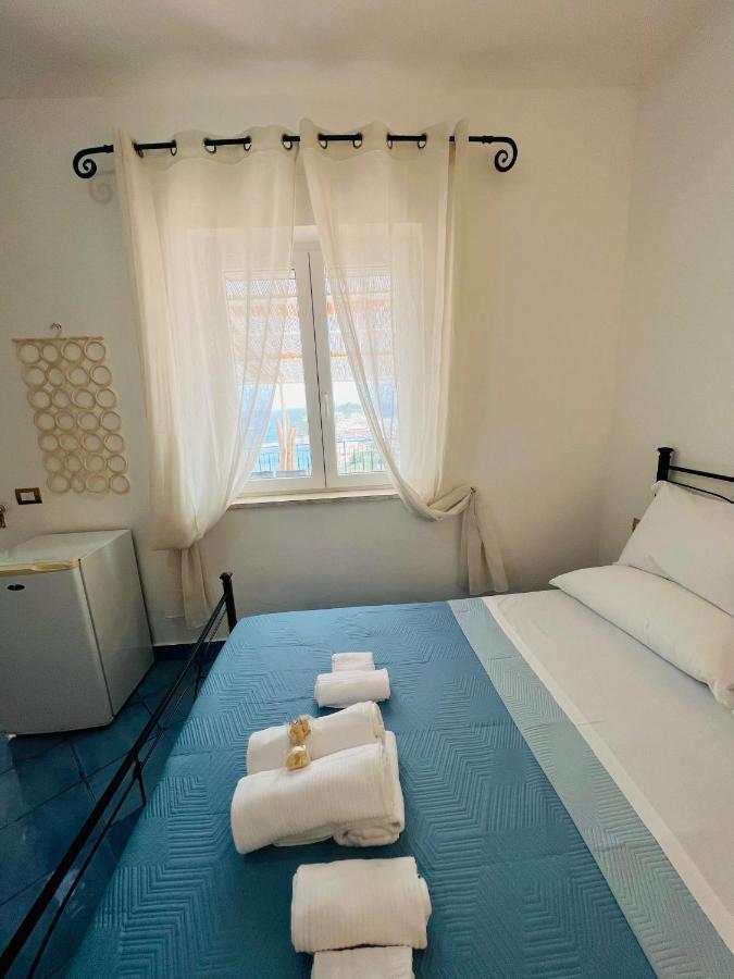 Villa Isabella פונזה מראה חיצוני תמונה